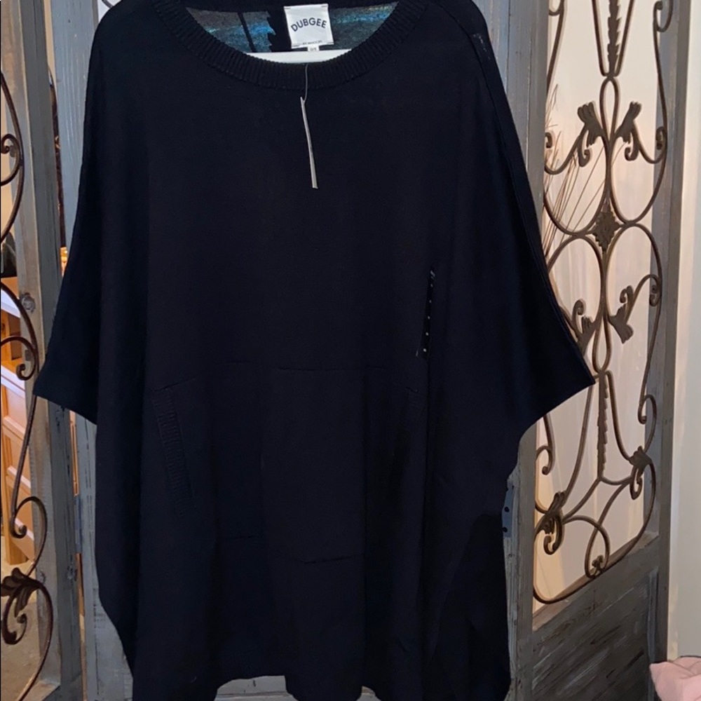 Plus size one size fits all black kimmo type. NWT